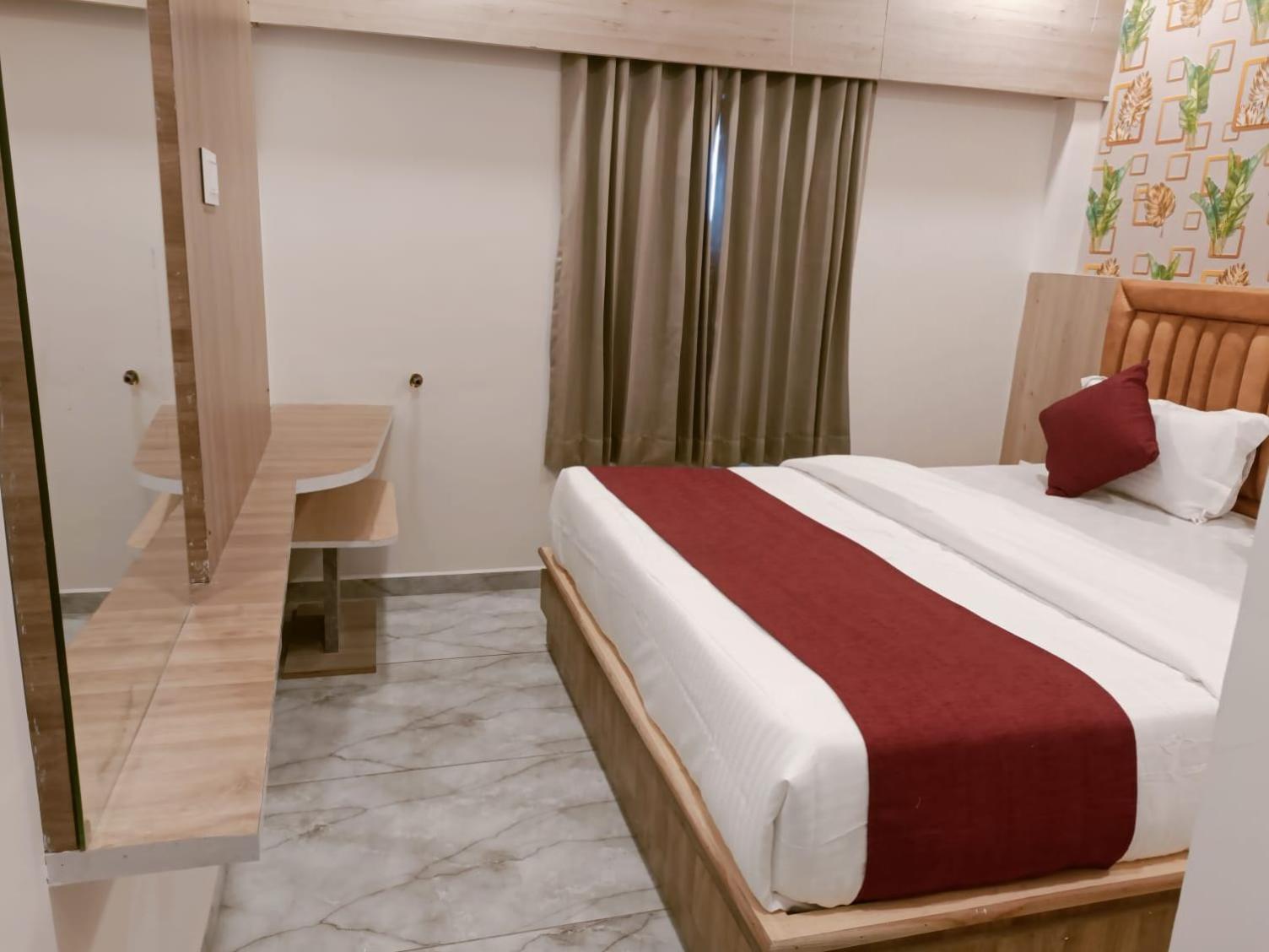 Hotel Alpine Ahmedabad Extérieur photo